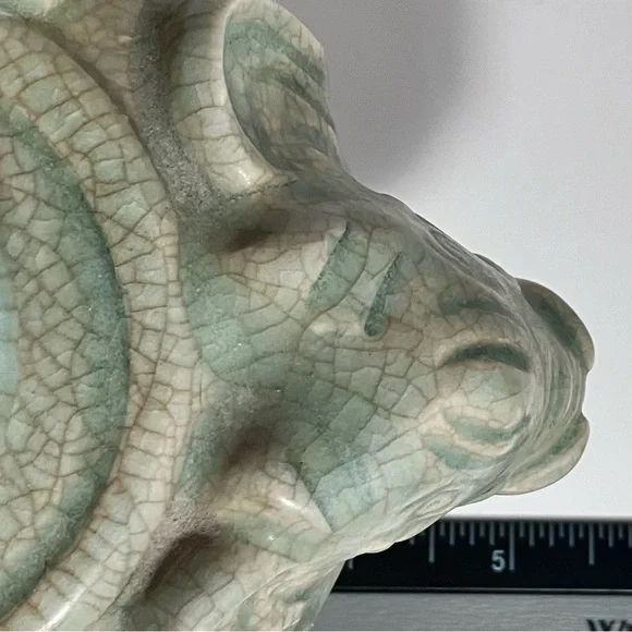 Antique THAILAND CELADON ELEPHANT Pottery Vessel / SAWANKHALOK KILN / Craquelure